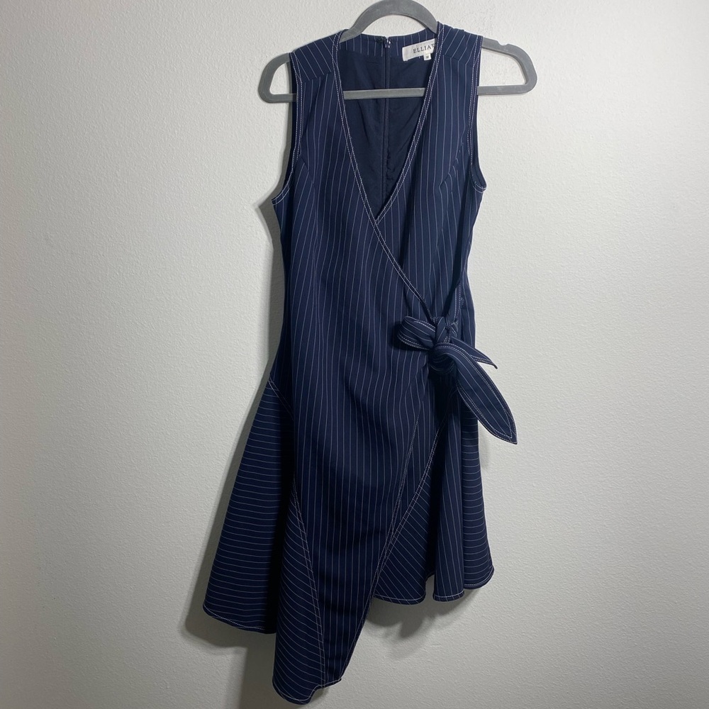 Elliatt “lady” Navy Striped Crepe Dress - Picture 5 of 11